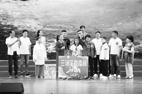 三涧溪直播间邀请学生们来到现场